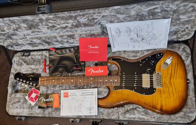 Fender American Ultra Stratocaster HSS Plus Top