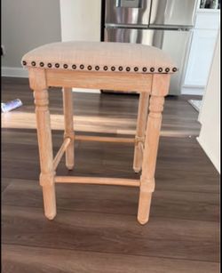 4 Barstools