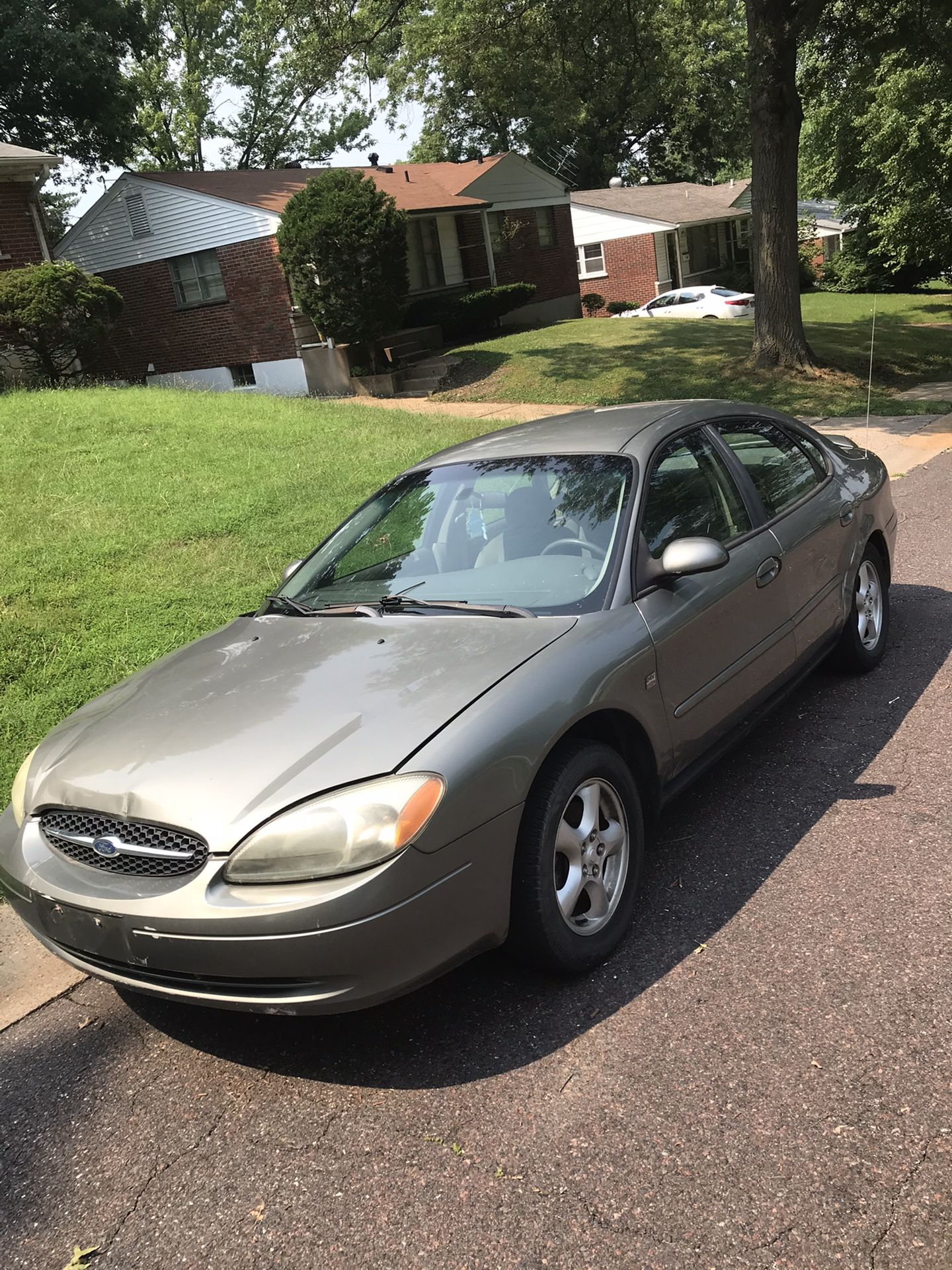 2002 Ford Taurus