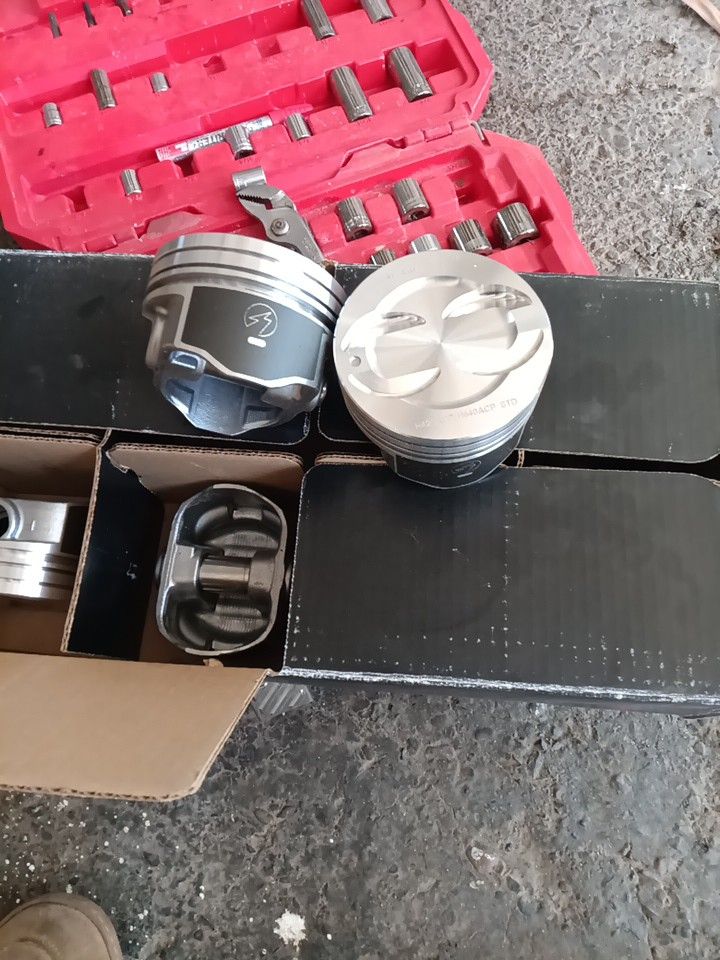Pistons For A Chevy 350 V8