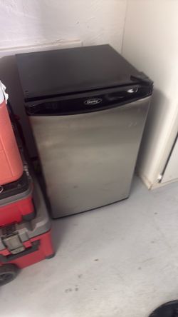 Mini fridge