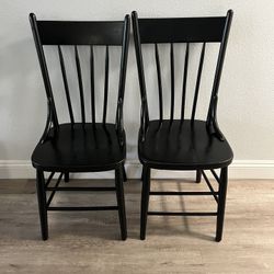 2 Black Vintage Styles Woof Chairs (UTC)