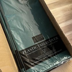 12 Dark green plastic tablecloths