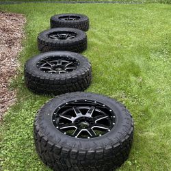 Brand New Fuel Maverick 20x9 Wheels With 35x12.50 Tires 