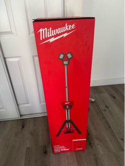 Milwaukee m18 rocket tower light.