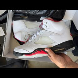 Jordan 5 Fire Red *Used* *Size 11*