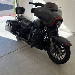 2018 Harley Davidson Street Glide CVO