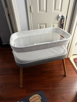 VaVaSoo baby bassinet
