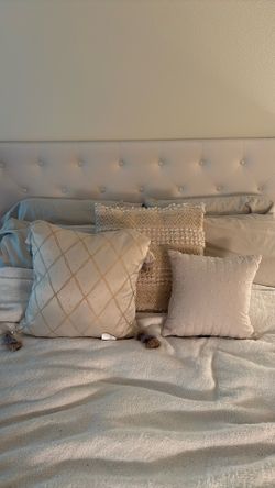 3 Decor beige neutral throw pillows
