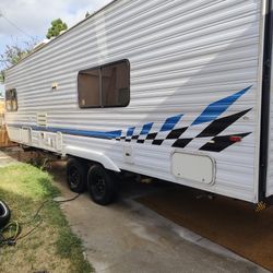 2001 Weekend warrior Toy Hauler 27 Ft