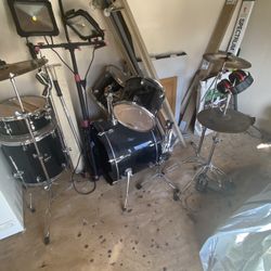 Ludwig Drums (full Set + Earphones)