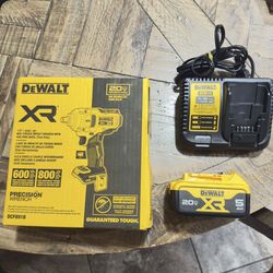 Dewalt 1/2" impact new with bat/charger