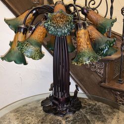 Vintage 15 shade bronze lily flowers green amber w/ lilly pad base Georges table lamp