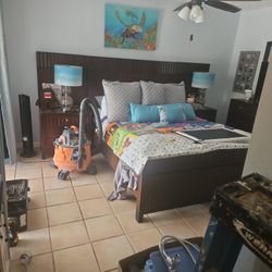 Queen Size Bedroom Set