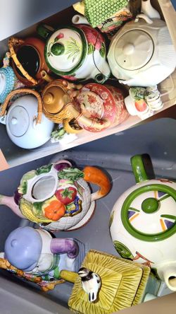 Option 3 , JACKPOT🎰: Entire Estate Collection = 12 Vintage Ceramic Teapots (2-Tote Lot)