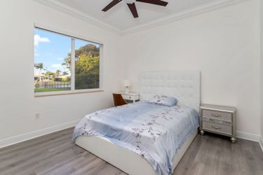 Modern Upholstered Bed Frame – Looks Like New (Mattress Not Included)