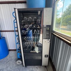 Vending Machine / Dolly 