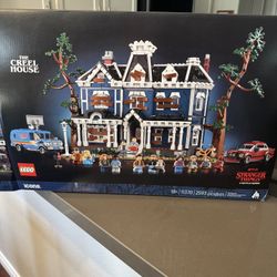 Stranger Things LEGO Creel house