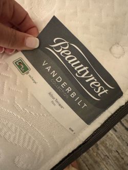 Like New Full Size Mattress