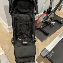 Mountain buggy nano with Rain Cover and Travel Bag