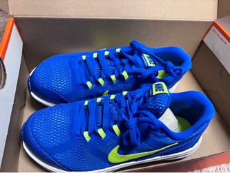 Brand new 3Y Nike shoes