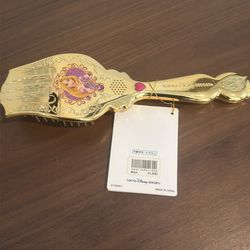 Disney Tokyo Tangled Rapunzel Brush NWT