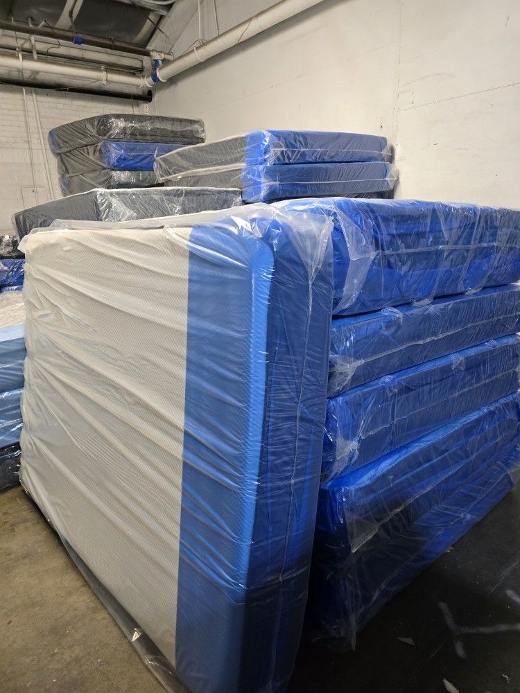 Single Twin Mattress 99 Full Double 159 Queen Bed 179 King 229 California King 229 Frame 69 XL Twin Mattresses All Sizes Available