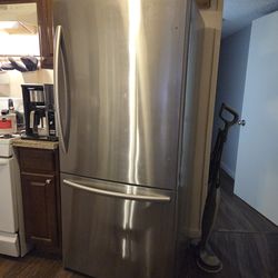 Hisense Refrigerator & Freezer