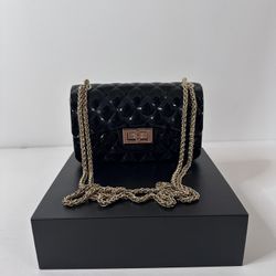 Mini Shoulder Handbag Women’s Black Bag With Gold Chain (Unknown Brand)