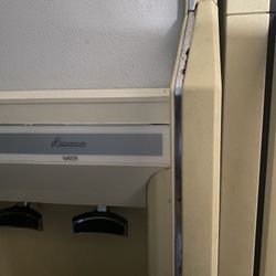 Amana Refrigerator 