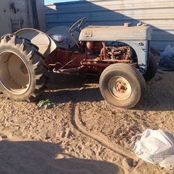 Ford Tractor 8n