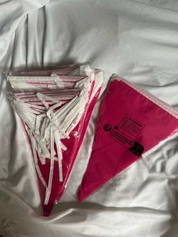 Hot Pink triangle banners x6