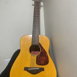 Yamaha Junior Acoustic Guitar