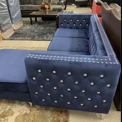 Tufted Sectionals 