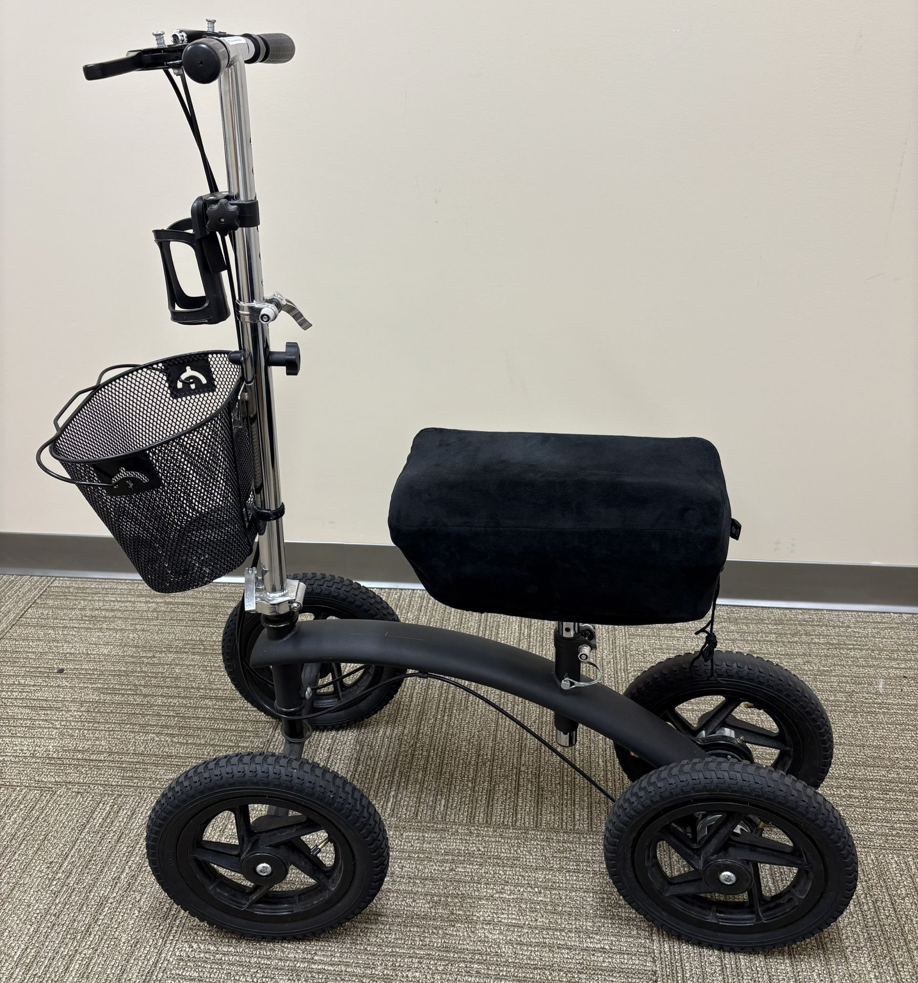 Knee scooter