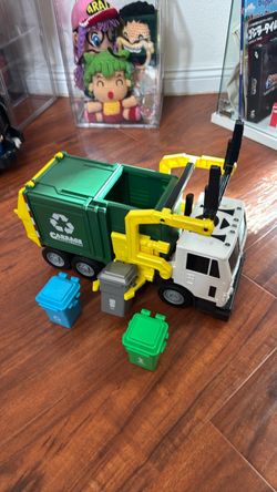 Battery Operated Toy Garbage Truck Child children toy with Green and Yellow Recycling Bins