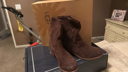Uggs Suede Ankle Boots