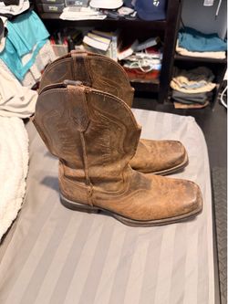 Lightly Used Ariat Leather Boots 9.5 size