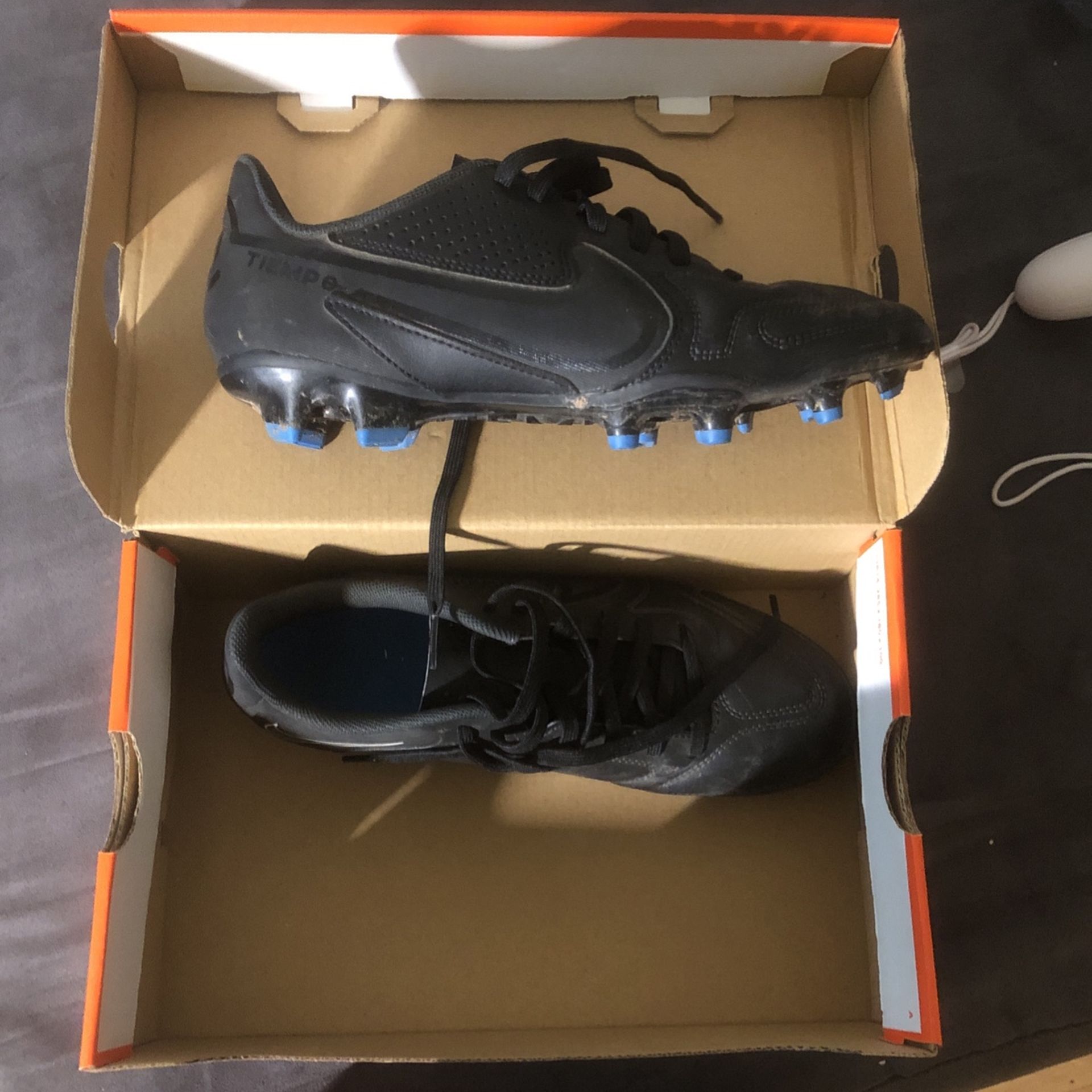 Legend 9 Club Fg/Mg Cleats Size 6.5 Boys