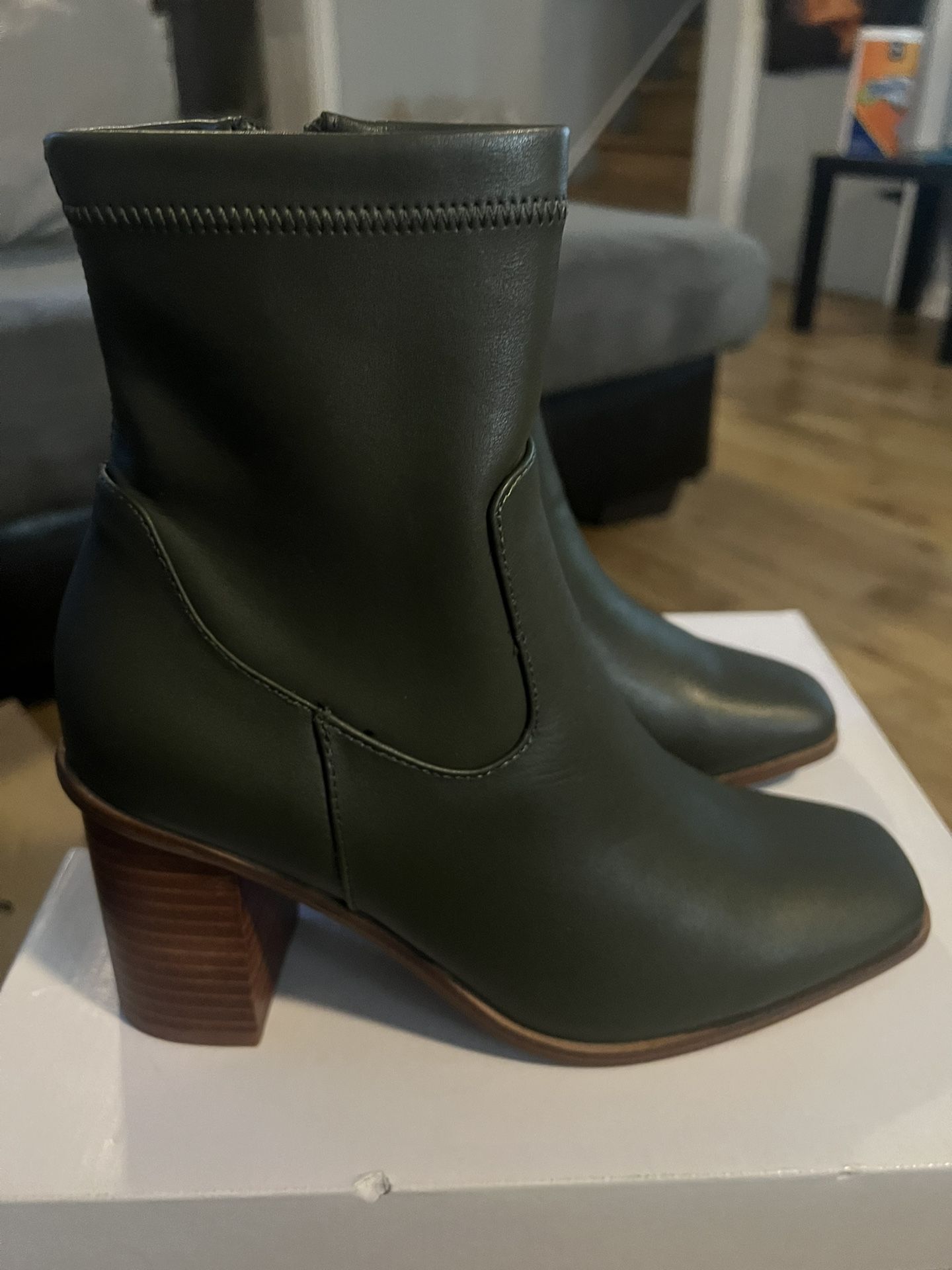 Woman’s Aldo Boots