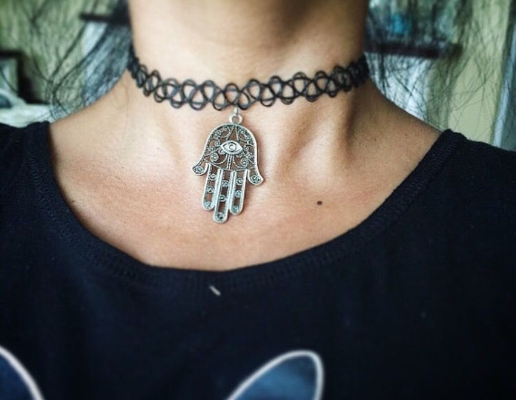 Hamsa choker