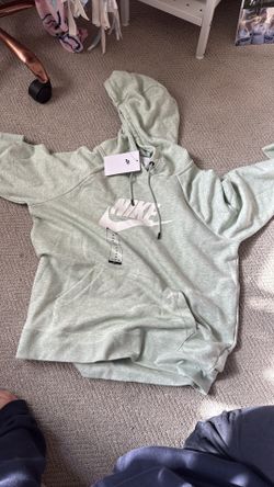Women’s sweatshirt
