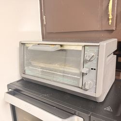 Used Black & Decker Toaster Oven