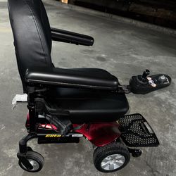 Electric wheelchair