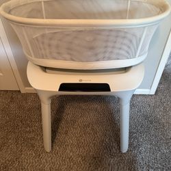 4 Moms MamaRoo Sleep Bassinet 