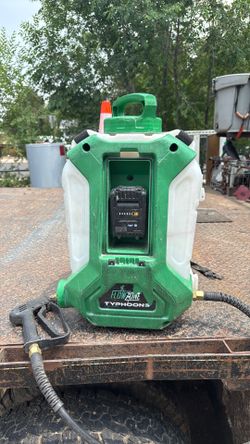 Flow zone Typhoon three sprayer