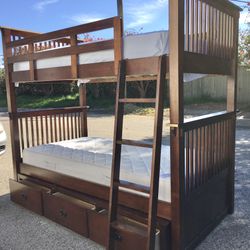 ****Twin bunk Bed With Mattress ****