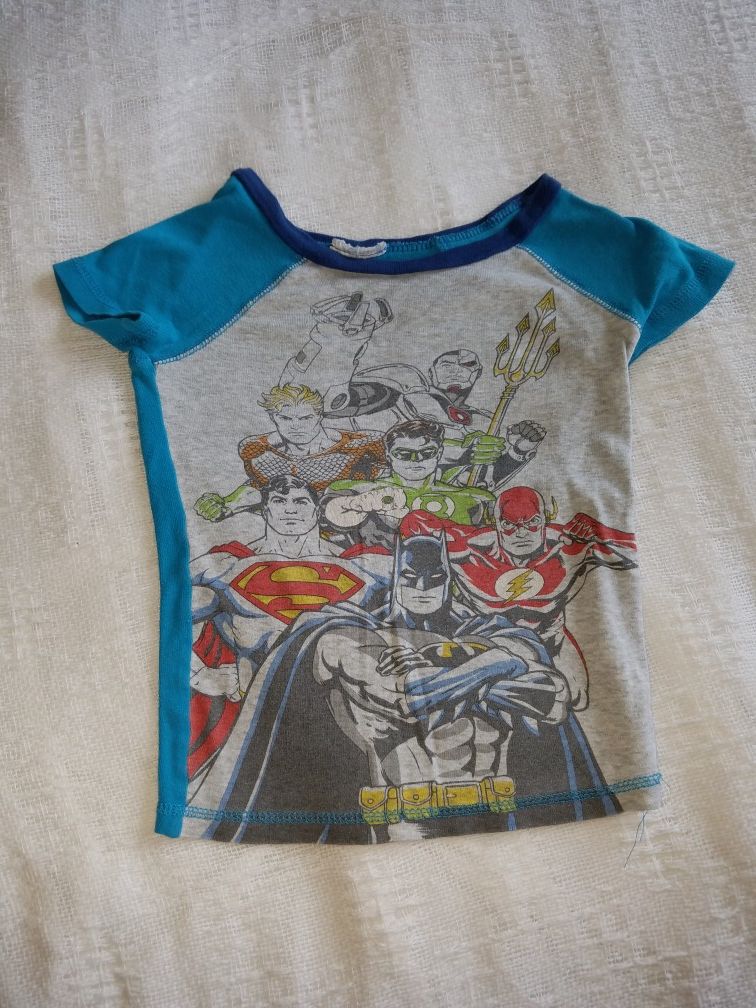 Boys shirt size 5t