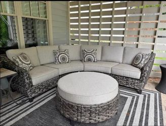 Beautiful Patio Sofa Couch with Ottoman