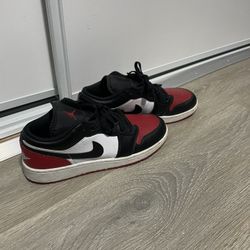 Nike Air Jordan 1 Low Bred Toe